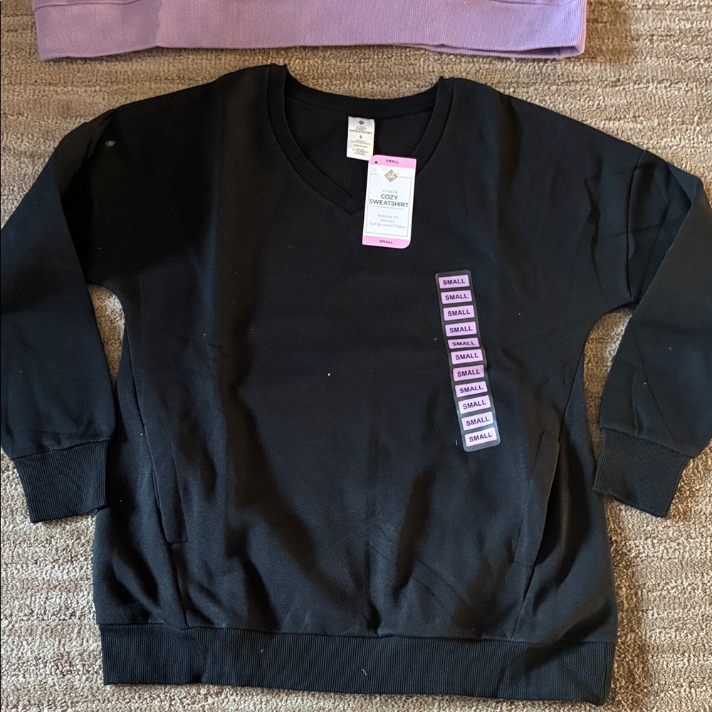 Cozy Black Womens Sweatshirt with pockets